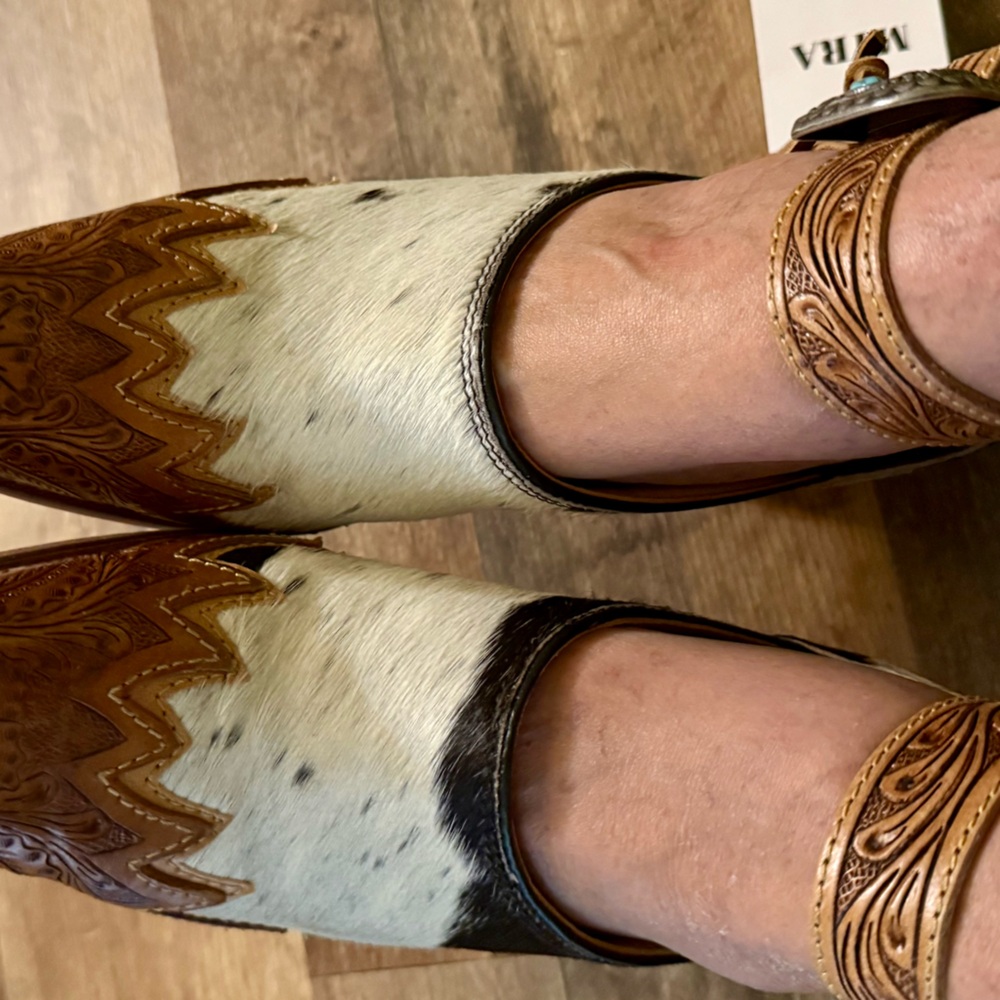 Hand-Tooled Leather strap Genuine Hide-On Women Bootie Boot Boho Western Shoe - Picture 3 of 13